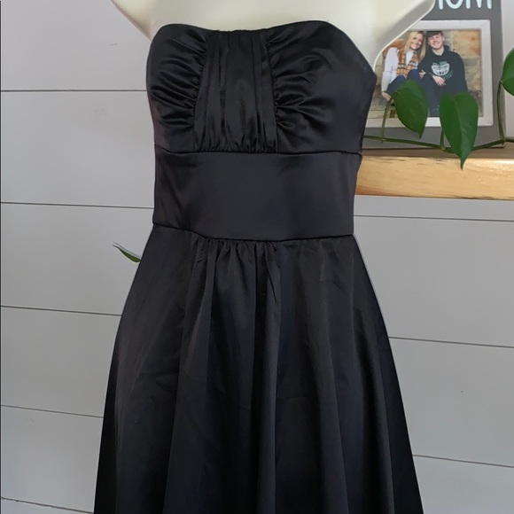 WHBM Black Cocktail Strapless Mini Dress sz 2 - Picture 3 of 7
